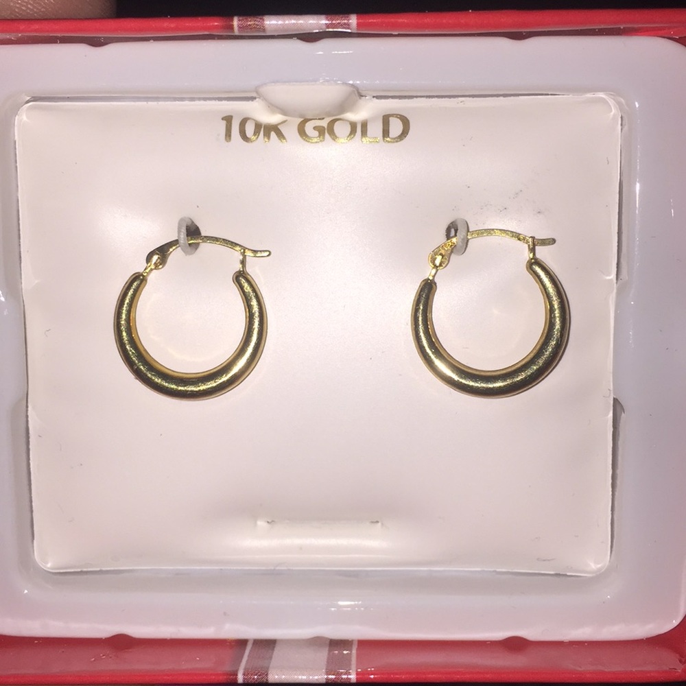 10k gold earrings, never worn
